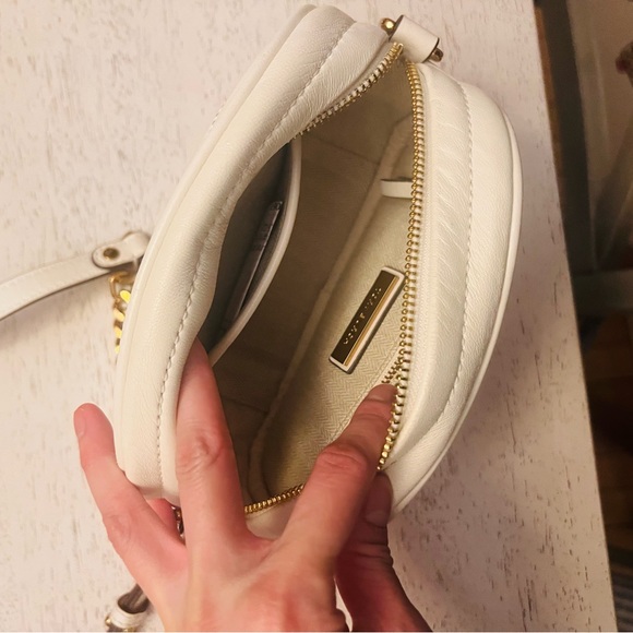 Tory Burch Kira Chevron Camera Bag, very good condition - Picture 11 of 11